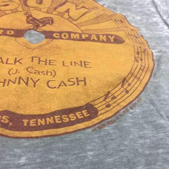 GRAPHIC TEE, JOHNNY CASH, I WALK THE LINE, SMALL - Picture 3 of 6